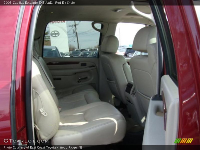 Red E / Shale 2005 Cadillac Escalade EXT AWD