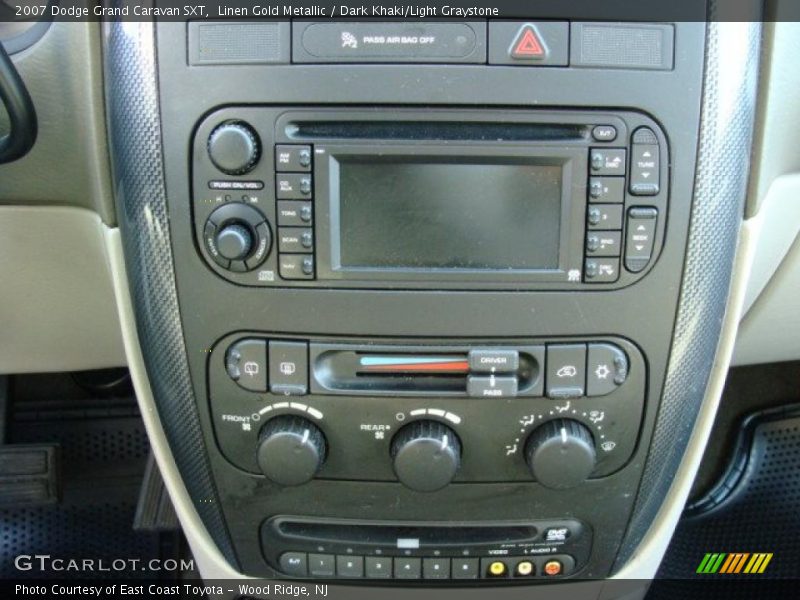 Linen Gold Metallic / Dark Khaki/Light Graystone 2007 Dodge Grand Caravan SXT
