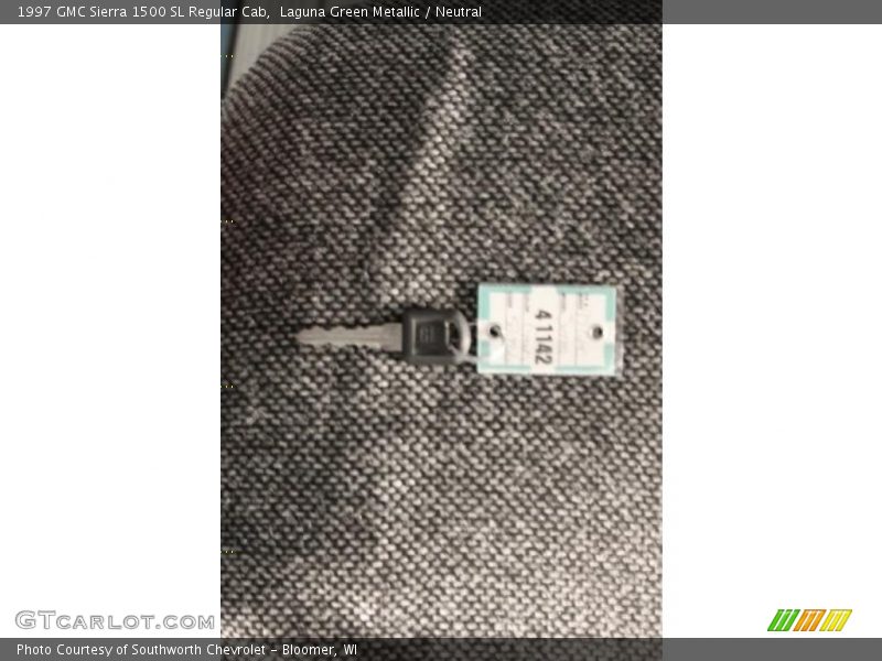 Laguna Green Metallic / Neutral 1997 GMC Sierra 1500 SL Regular Cab