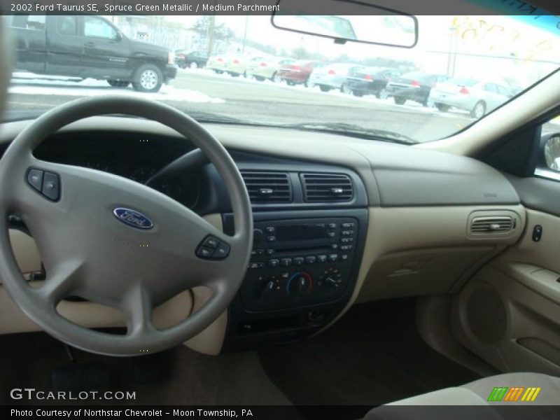 Spruce Green Metallic / Medium Parchment 2002 Ford Taurus SE