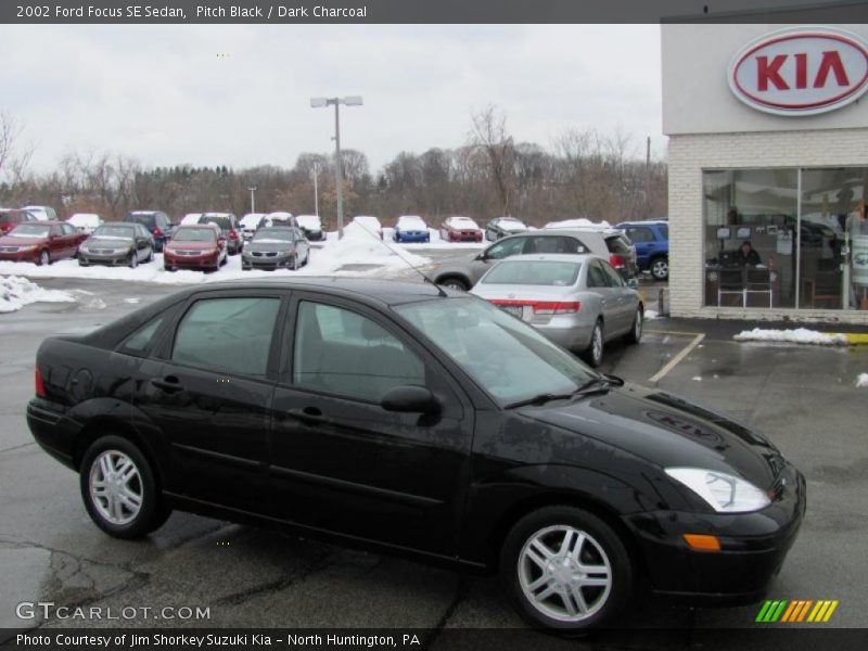 Pitch Black / Dark Charcoal 2002 Ford Focus SE Sedan