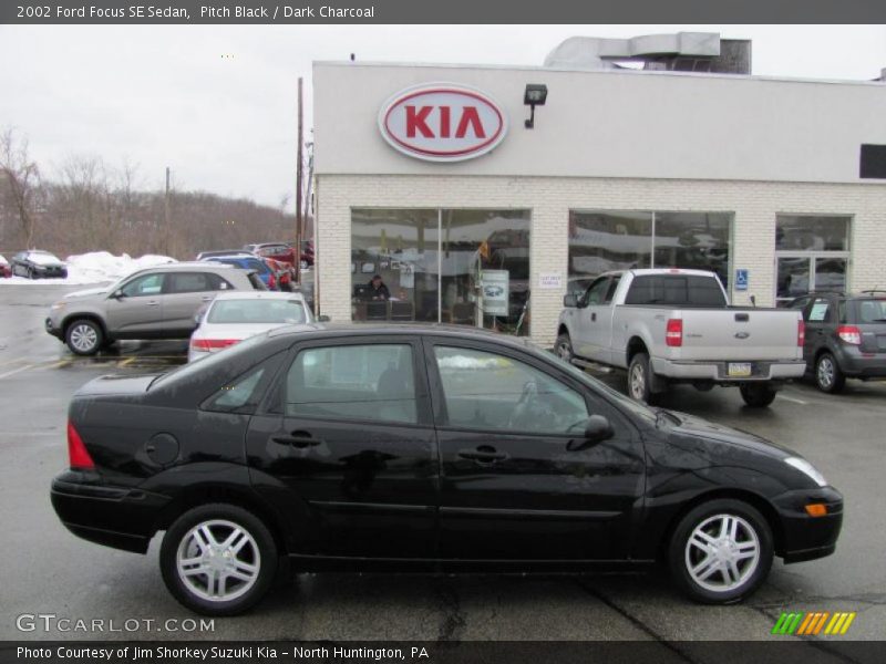 Pitch Black / Dark Charcoal 2002 Ford Focus SE Sedan