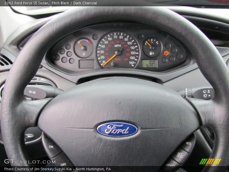 Pitch Black / Dark Charcoal 2002 Ford Focus SE Sedan