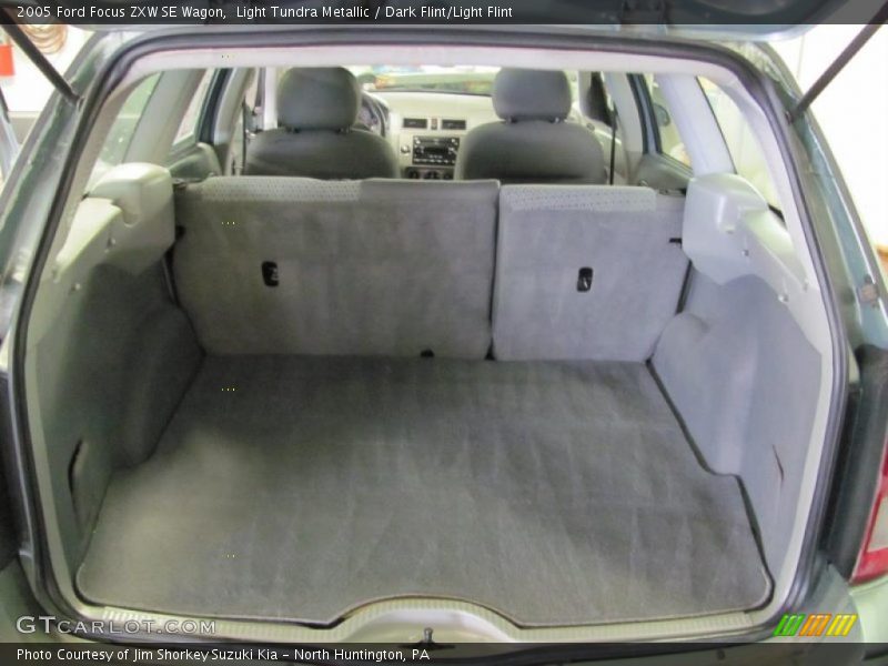 Light Tundra Metallic / Dark Flint/Light Flint 2005 Ford Focus ZXW SE Wagon