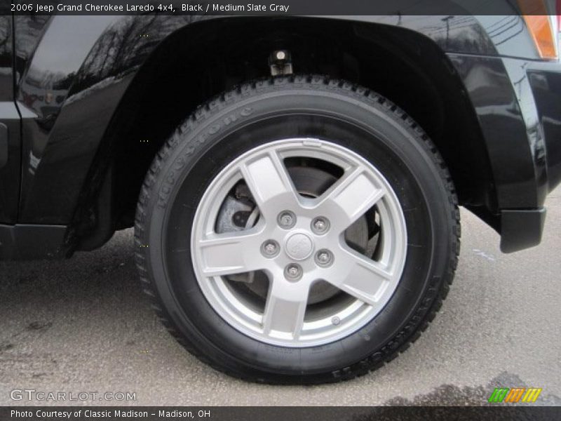 Black / Medium Slate Gray 2006 Jeep Grand Cherokee Laredo 4x4