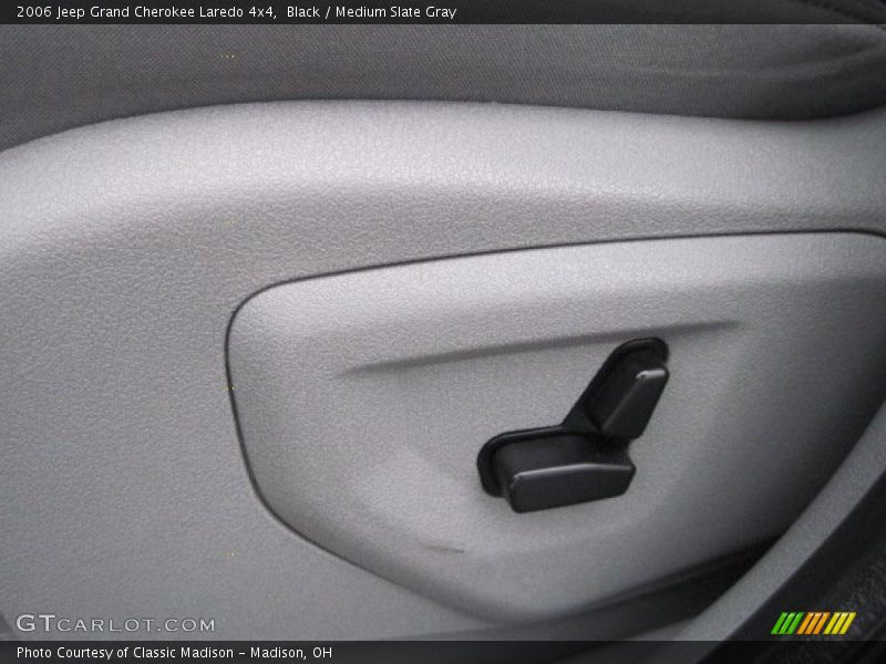Black / Medium Slate Gray 2006 Jeep Grand Cherokee Laredo 4x4