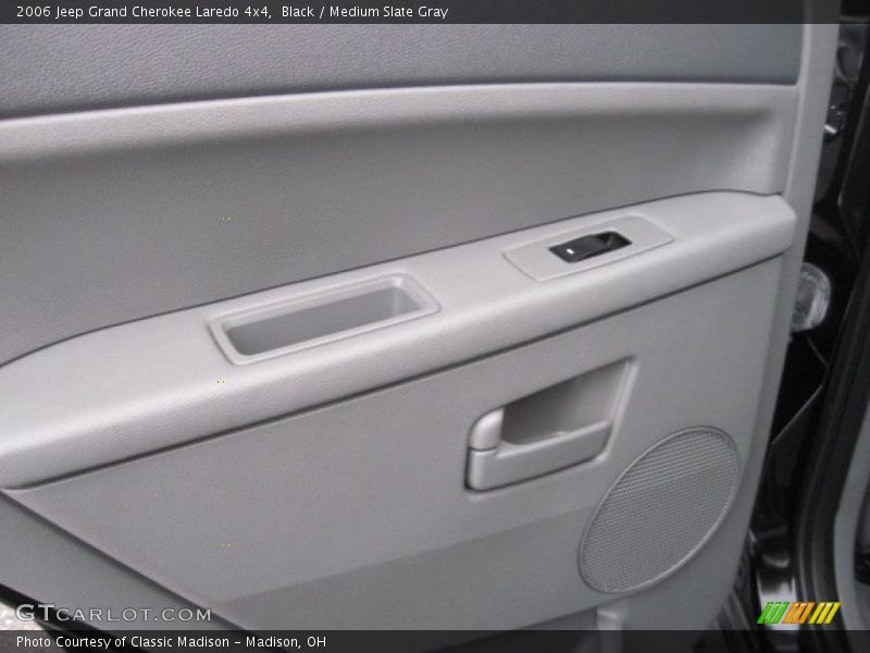 Black / Medium Slate Gray 2006 Jeep Grand Cherokee Laredo 4x4