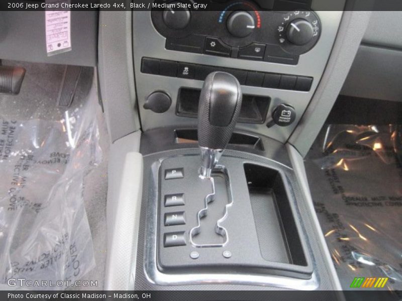 Black / Medium Slate Gray 2006 Jeep Grand Cherokee Laredo 4x4