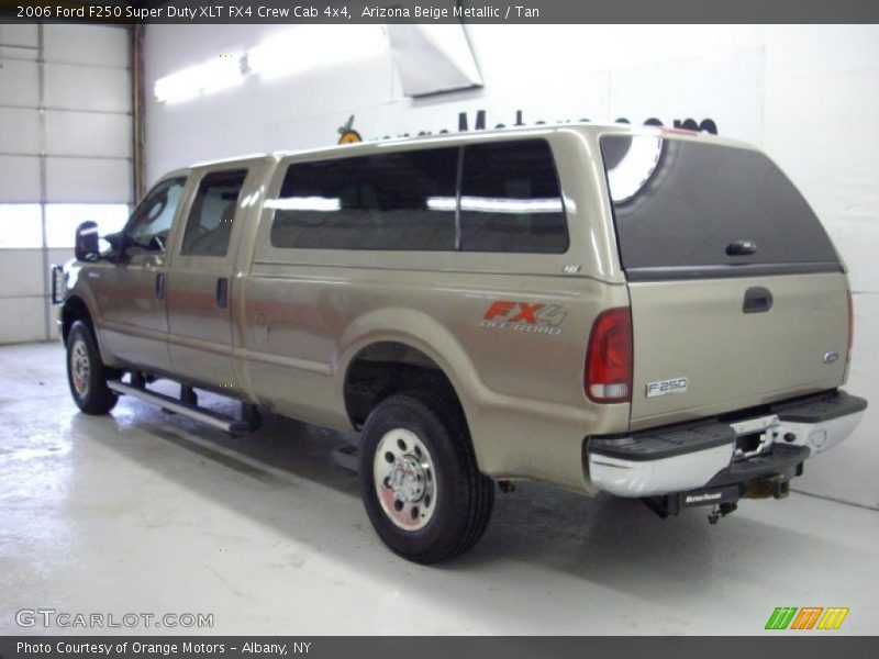 Arizona Beige Metallic / Tan 2006 Ford F250 Super Duty XLT FX4 Crew Cab 4x4