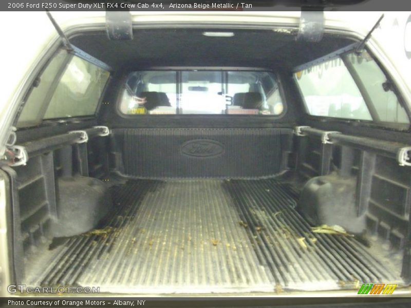 Arizona Beige Metallic / Tan 2006 Ford F250 Super Duty XLT FX4 Crew Cab 4x4
