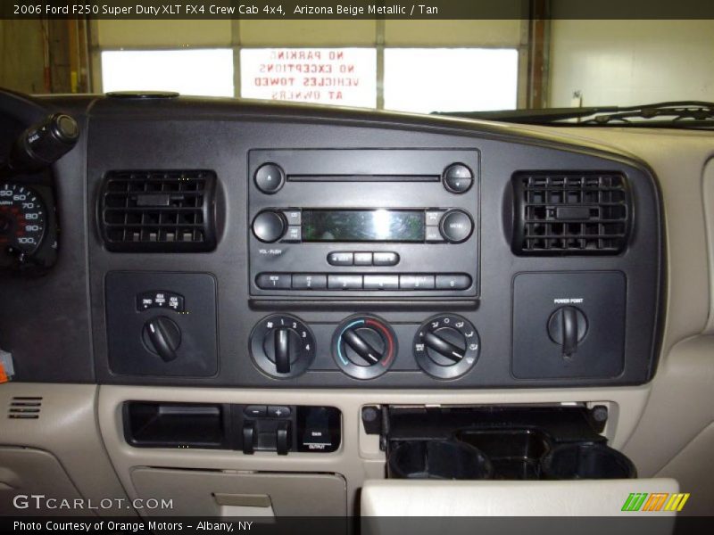 Arizona Beige Metallic / Tan 2006 Ford F250 Super Duty XLT FX4 Crew Cab 4x4