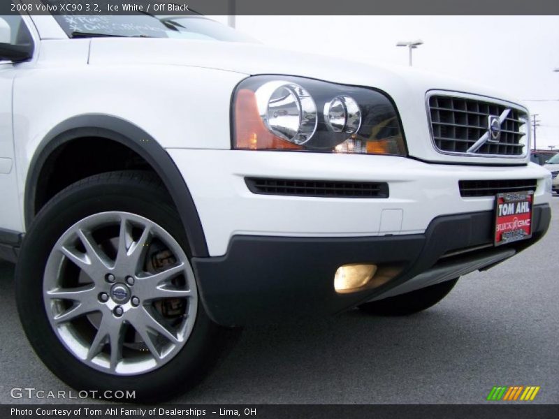 Ice White / Off Black 2008 Volvo XC90 3.2