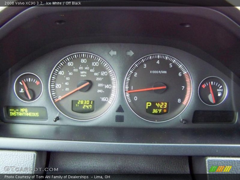 Ice White / Off Black 2008 Volvo XC90 3.2