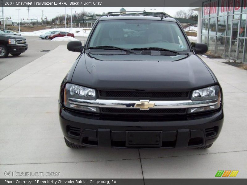 Black / Light Gray 2007 Chevrolet TrailBlazer LS 4x4