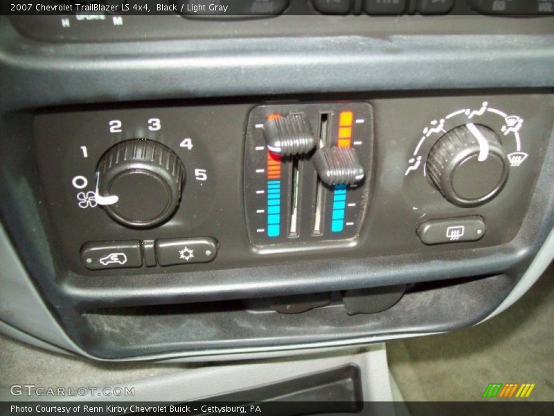 Black / Light Gray 2007 Chevrolet TrailBlazer LS 4x4