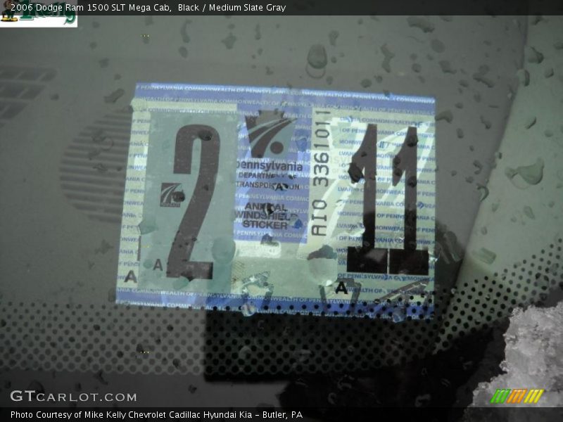 Black / Medium Slate Gray 2006 Dodge Ram 1500 SLT Mega Cab