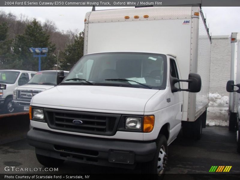 Oxford White / Medium Flint 2004 Ford E Series Cutaway E350 Commercial Moving Truck