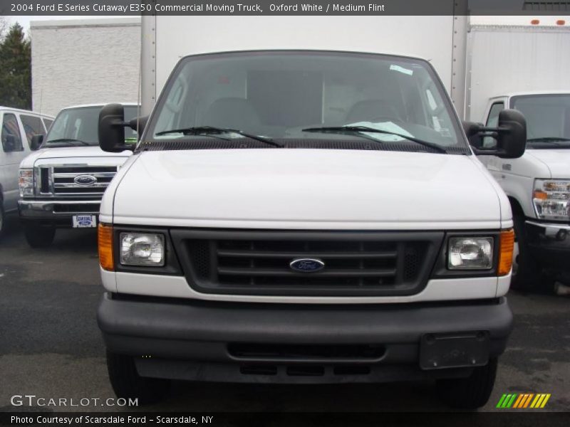 Oxford White / Medium Flint 2004 Ford E Series Cutaway E350 Commercial Moving Truck