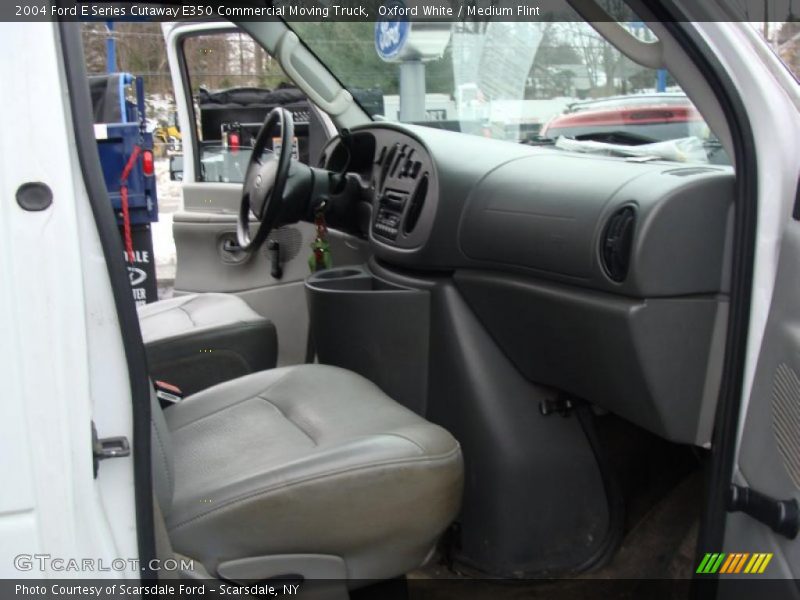 Oxford White / Medium Flint 2004 Ford E Series Cutaway E350 Commercial Moving Truck