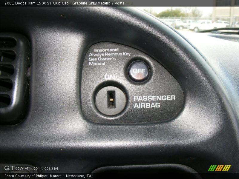 Graphite Gray Metallic / Agate 2001 Dodge Ram 1500 ST Club Cab