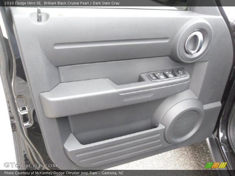 Brilliant Black Crystal Pearl / Dark Slate Gray 2010 Dodge Nitro SE