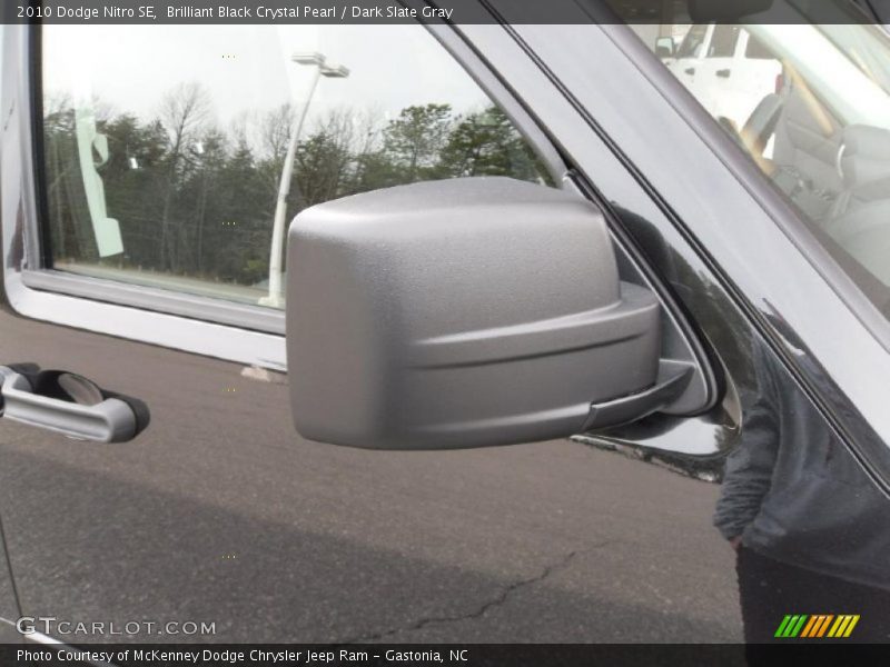 Brilliant Black Crystal Pearl / Dark Slate Gray 2010 Dodge Nitro SE