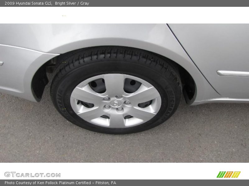 Bright Silver / Gray 2009 Hyundai Sonata GLS
