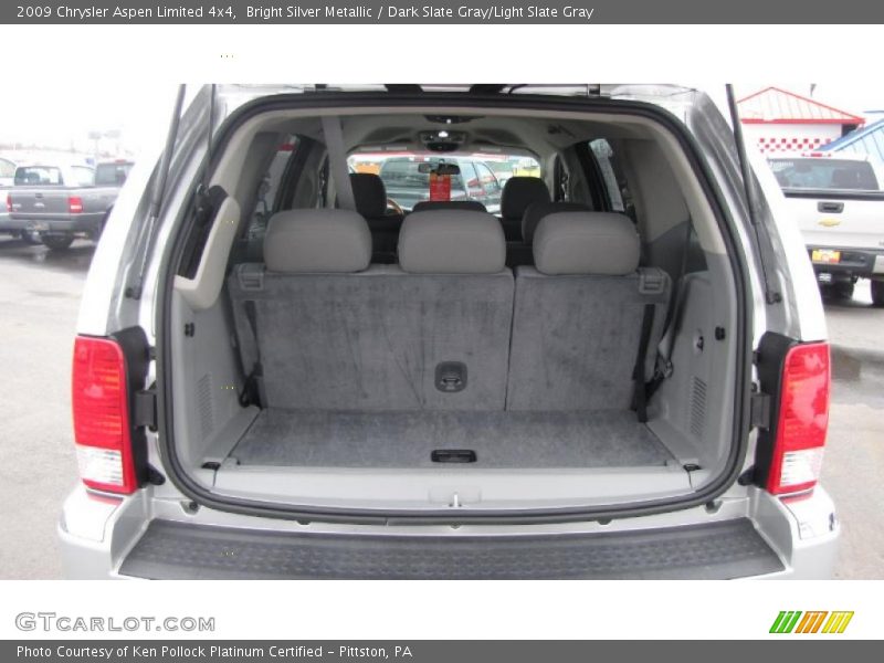 Bright Silver Metallic / Dark Slate Gray/Light Slate Gray 2009 Chrysler Aspen Limited 4x4