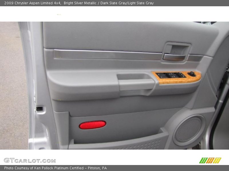 Bright Silver Metallic / Dark Slate Gray/Light Slate Gray 2009 Chrysler Aspen Limited 4x4