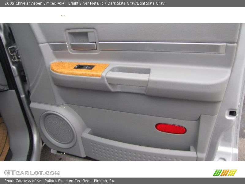 Bright Silver Metallic / Dark Slate Gray/Light Slate Gray 2009 Chrysler Aspen Limited 4x4