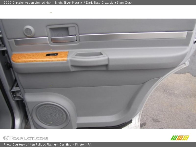 Bright Silver Metallic / Dark Slate Gray/Light Slate Gray 2009 Chrysler Aspen Limited 4x4