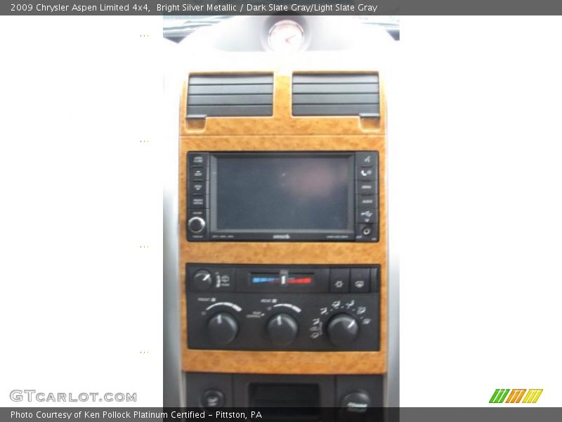 Bright Silver Metallic / Dark Slate Gray/Light Slate Gray 2009 Chrysler Aspen Limited 4x4