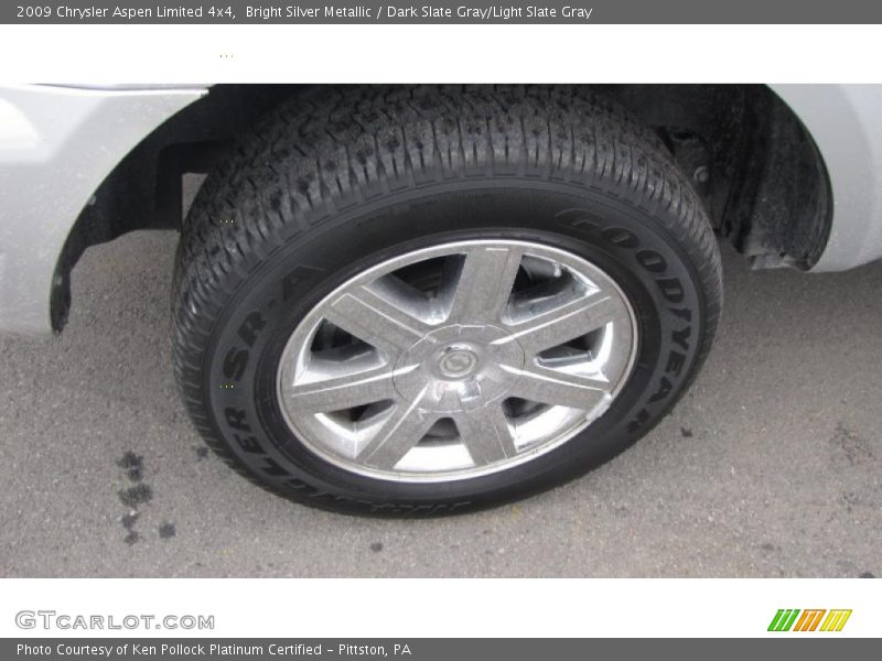 Bright Silver Metallic / Dark Slate Gray/Light Slate Gray 2009 Chrysler Aspen Limited 4x4