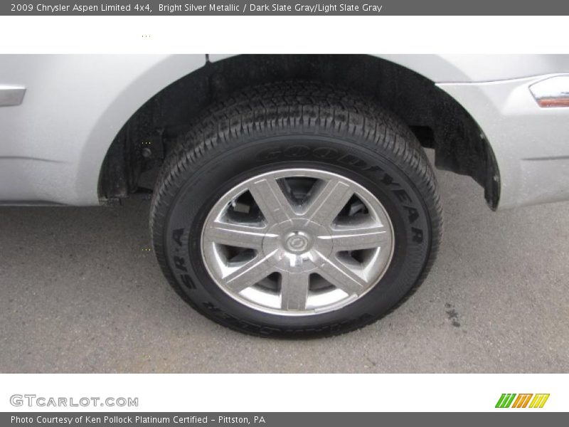 Bright Silver Metallic / Dark Slate Gray/Light Slate Gray 2009 Chrysler Aspen Limited 4x4