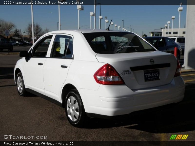 Fresh Powder / Charcoal 2009 Nissan Versa 1.6 Sedan