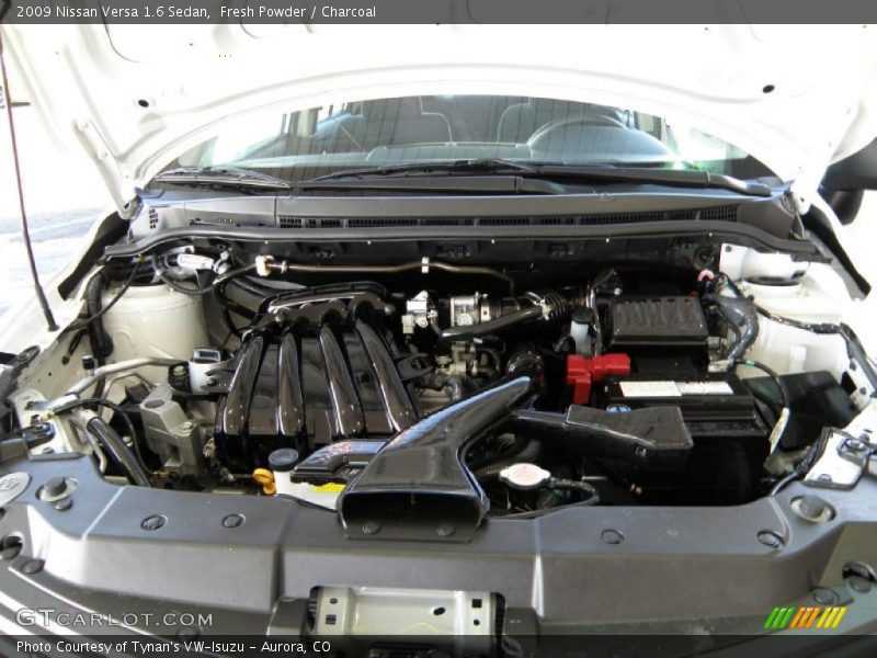Fresh Powder / Charcoal 2009 Nissan Versa 1.6 Sedan