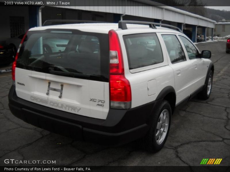 White / Taupe 2003 Volvo XC70 AWD