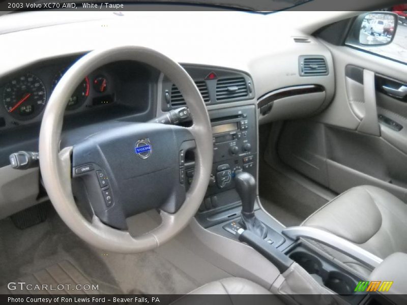 White / Taupe 2003 Volvo XC70 AWD