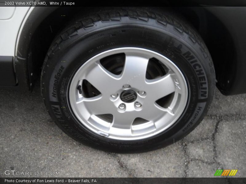 White / Taupe 2003 Volvo XC70 AWD
