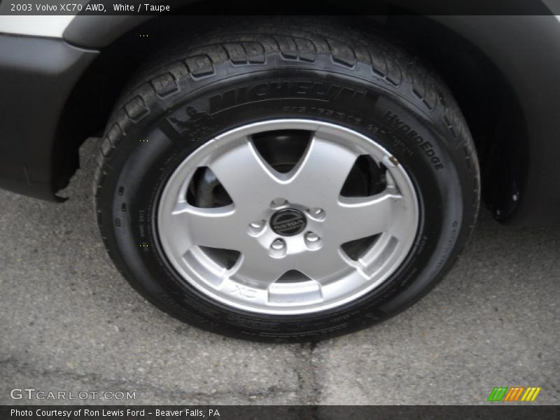 White / Taupe 2003 Volvo XC70 AWD