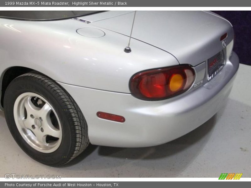Highlight Silver Metallic / Black 1999 Mazda MX-5 Miata Roadster