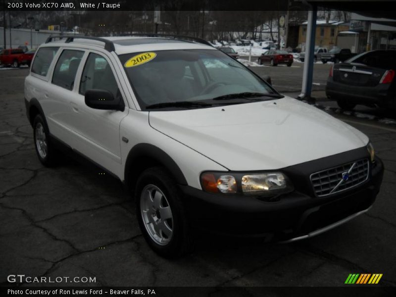 White / Taupe 2003 Volvo XC70 AWD