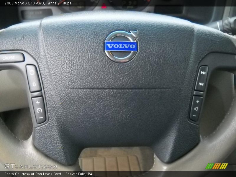 White / Taupe 2003 Volvo XC70 AWD