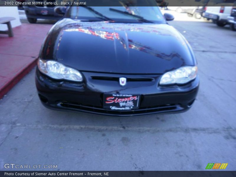 Black / Neutral 2002 Chevrolet Monte Carlo LS