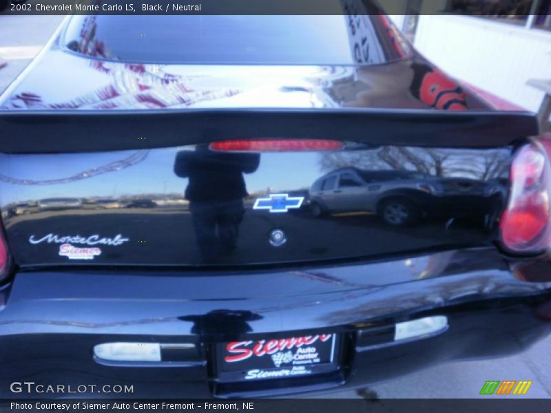 Black / Neutral 2002 Chevrolet Monte Carlo LS