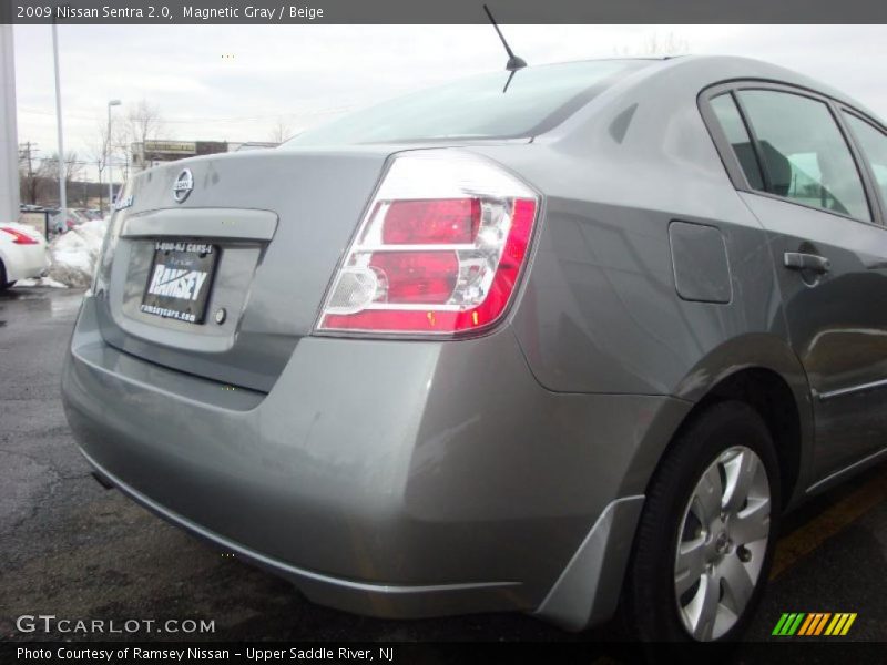 Magnetic Gray / Beige 2009 Nissan Sentra 2.0