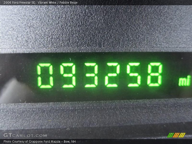 Vibrant White / Pebble Beige 2006 Ford Freestar SE