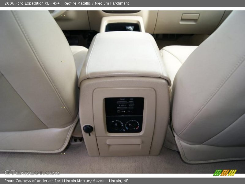 Redfire Metallic / Medium Parchment 2006 Ford Expedition XLT 4x4