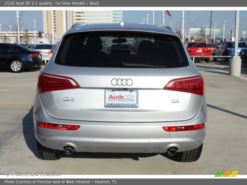 Ice Silver Metallic / Black 2010 Audi Q5 3.2 quattro