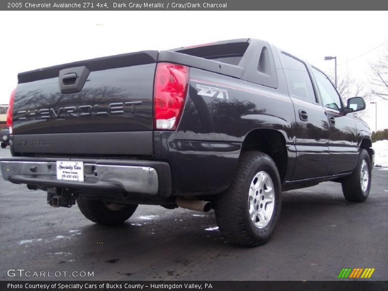 Dark Gray Metallic / Gray/Dark Charcoal 2005 Chevrolet Avalanche Z71 4x4